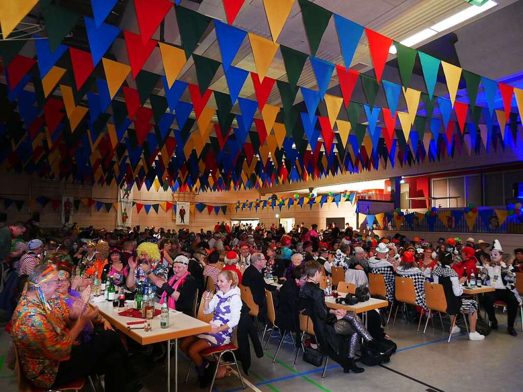 Zahlreiche Besucher waren zum Bunten Abend in die Murgtalhalle gekommen.