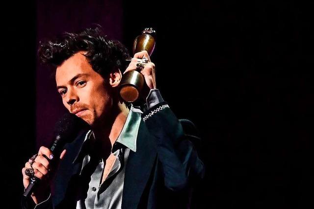 Harry Styles räumt bei Brit Awards ab – und widmet Kolleginnen seine Preise