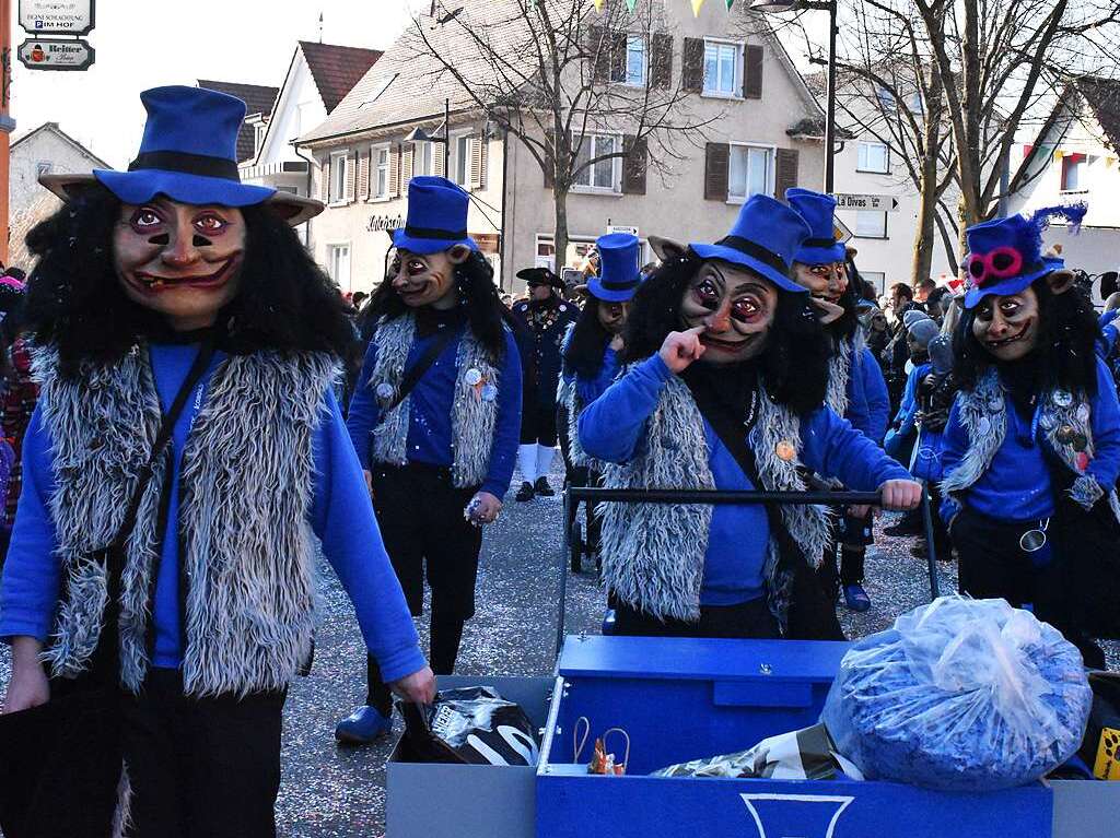 Mehr als 2000 Hstrger zogen am Sonntagnachmittag durch Binzen.