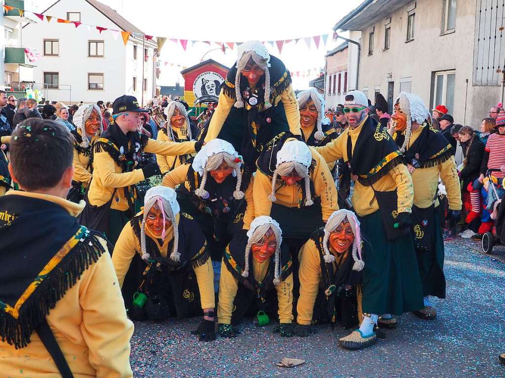 Impressionen des groen Umzugs durch Karsau zum VHN-Narrentreffen.