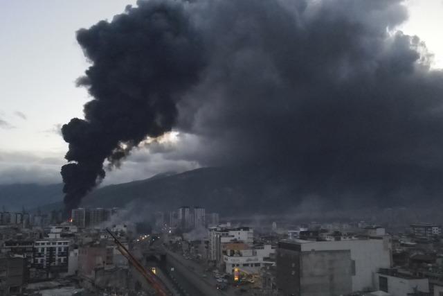 Eine Endinger Familie blickt nach dem Erdbeben auf eine Welt in Trmmern