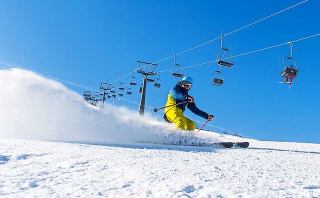 Pulverschnee ist der Traum vieler Skifahrer.  | Foto: Benjamin Nolte (stock.adobe.com)