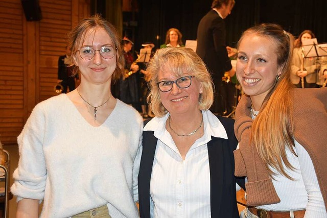 Frnzi Kleeb mit ihren Tchter Stefanie (links) und Annika  | Foto: Thomas Biniossek