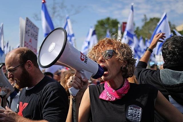 Israelis gehen massenhaft auf die Straße