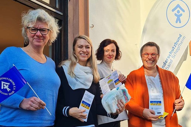 Der Kinderschutzbund sammelt dringend ...er, Anna Homberg und Kirsten Trefzger.  | Foto: Gerald Nill