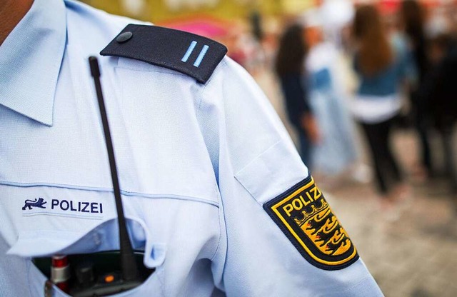 Die Polizei sucht Zeugen.  | Foto: Christoph Schmidt (dpa)