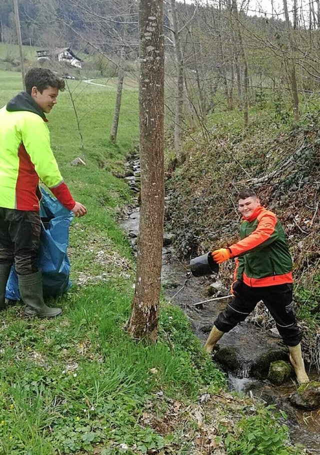 Bachputzete wie 2018 gab es bei den Anglern auch 2022.  | Foto: Angelverein Siensbach