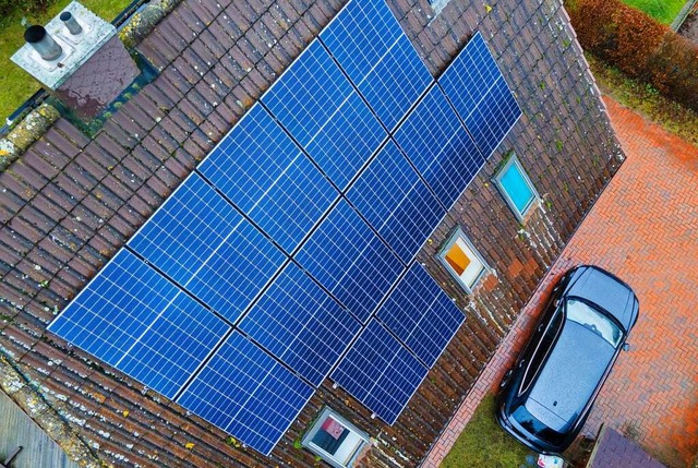 Lrracher Rtinnen und Rte wnschen sich mehr Photovoltaik (Symbolfoto)  | Foto: Jens Bttner (dpa)