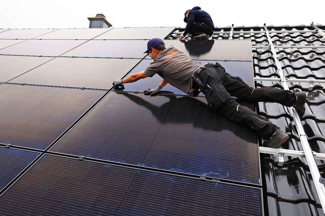 Auf das Dach des MTB-Hauses soll eine Photovoltaik-Anlage (Symbolbild).  | Foto: Oliver Berg