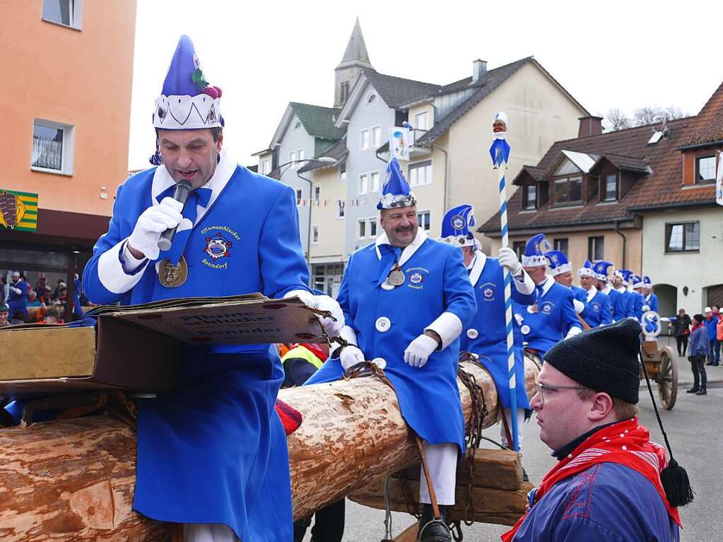 Die Narren werden angemahnt, die Stadt zu bernehmen.