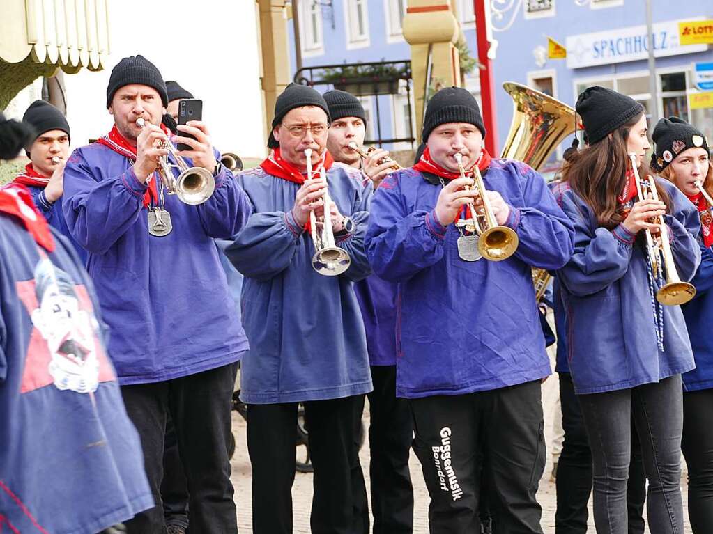 Die Stadtmusik macht musikalisch Dampf.