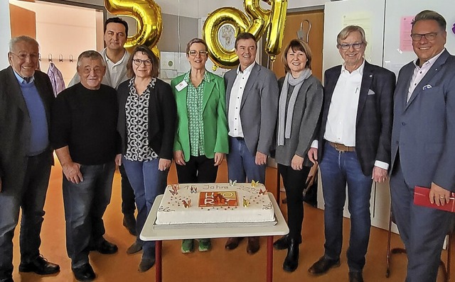 Vertreter von Hort, Schulen und Stadtv...ten zu 15 Jahre Hort in Bad Krozingen   | Foto: Stadt Bad Krozingen