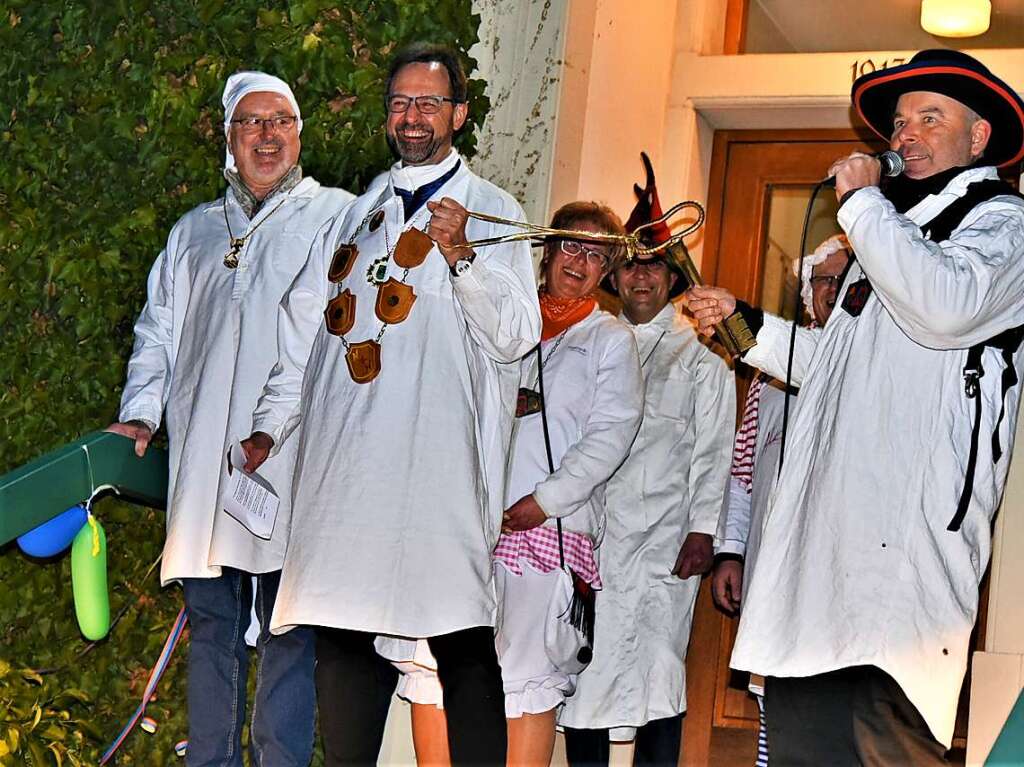 Hemdglunki in Hausen mit Machtbernahme durch die Narren und Prsentation der groen Laterne.