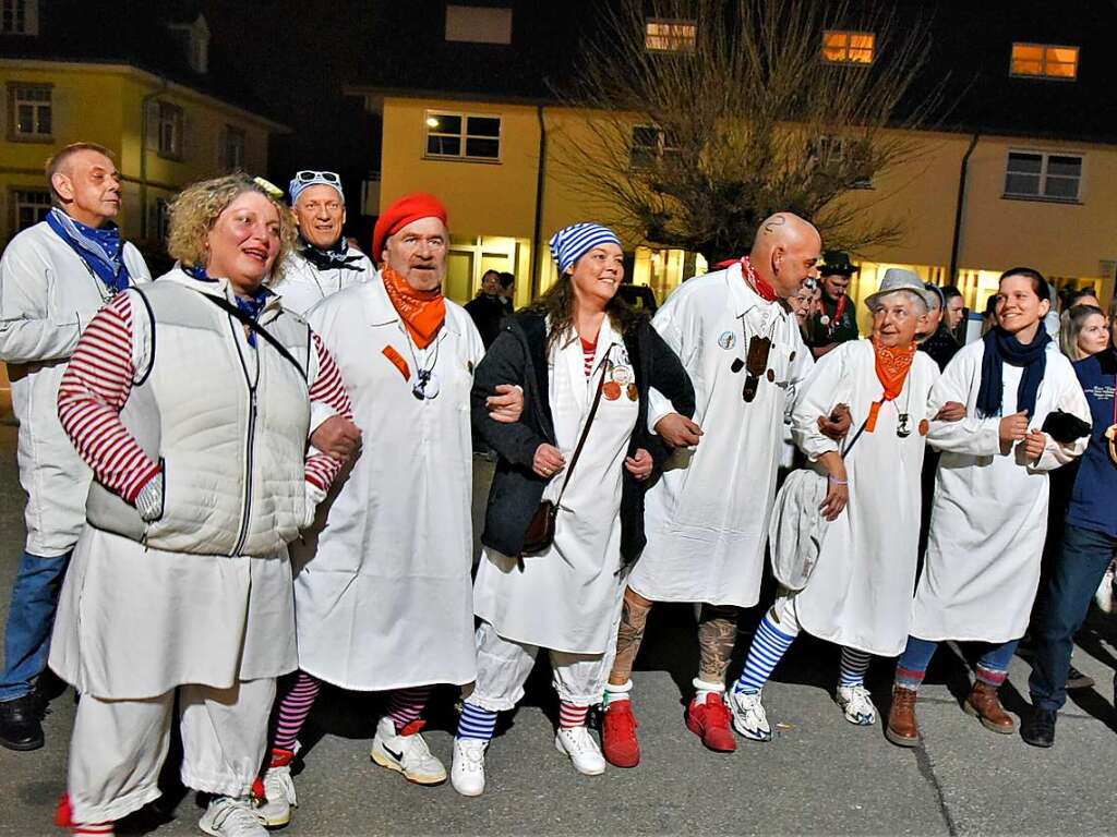 Hemdglunki in Hausen mit Machtbernahme durch die Narren und Prsentation der groen Laterne.