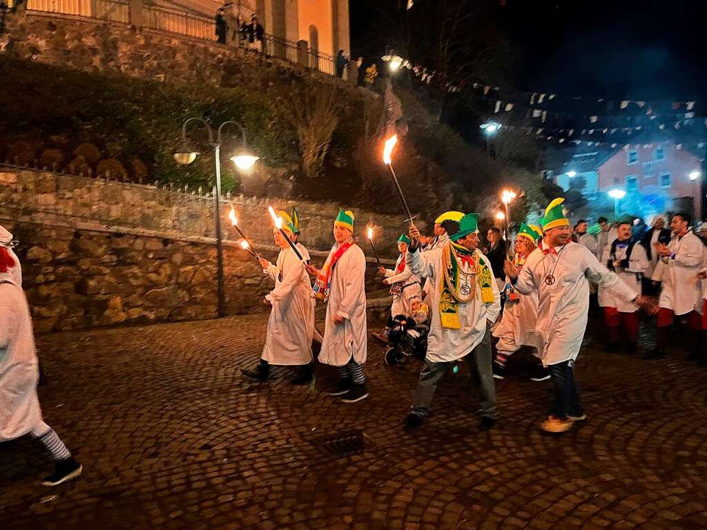 In Todtnau zogen die Glunkis durchs Stdtle mit anschlieendem Glunkitreiben auf dem Rathausplatz und in den Beizen.