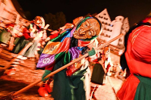Seit Jahrhunderten wird Fasnet gefeier... anders geschrieben und ausgesprochen.  | Foto: Felix Kstle (dpa)
