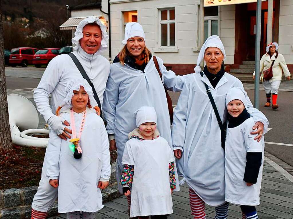 Viel Spa hatten die Teilnehmerinnen und Teilnehmer am Hemdglunkiumzug in Wyhlen.