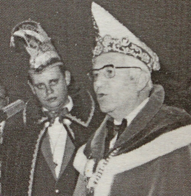 Der Wehrer Elferrats-Prsident Bernhar...hter des Narrentreffens in der  Stadt.  | Foto: Hansjrg Bader