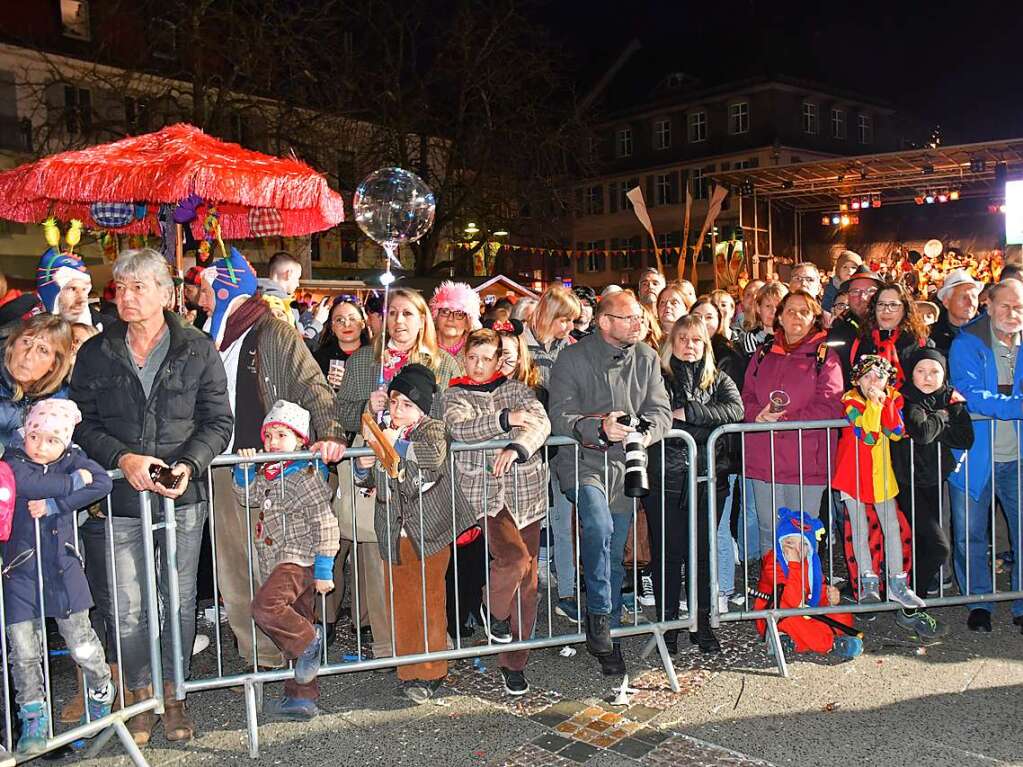 Kunterbunt und schn laut war die Gugge-Explosion in Lrrach, wie die Impressionen vom Fasnachtssamstag zeigen.