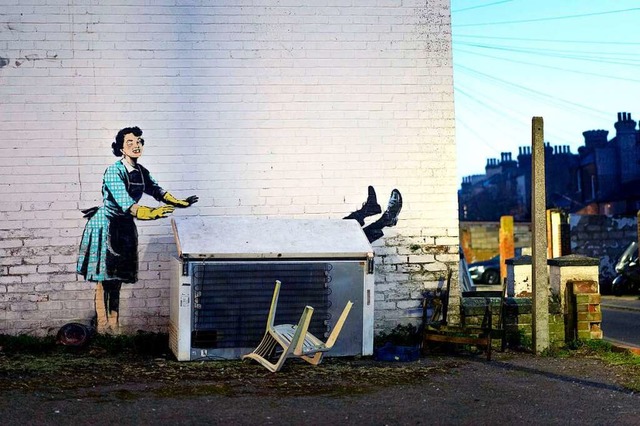 Schon bald wurde die Gefriertruhe entfernt (Archivbild).  | Foto: Banksy (dpa)
