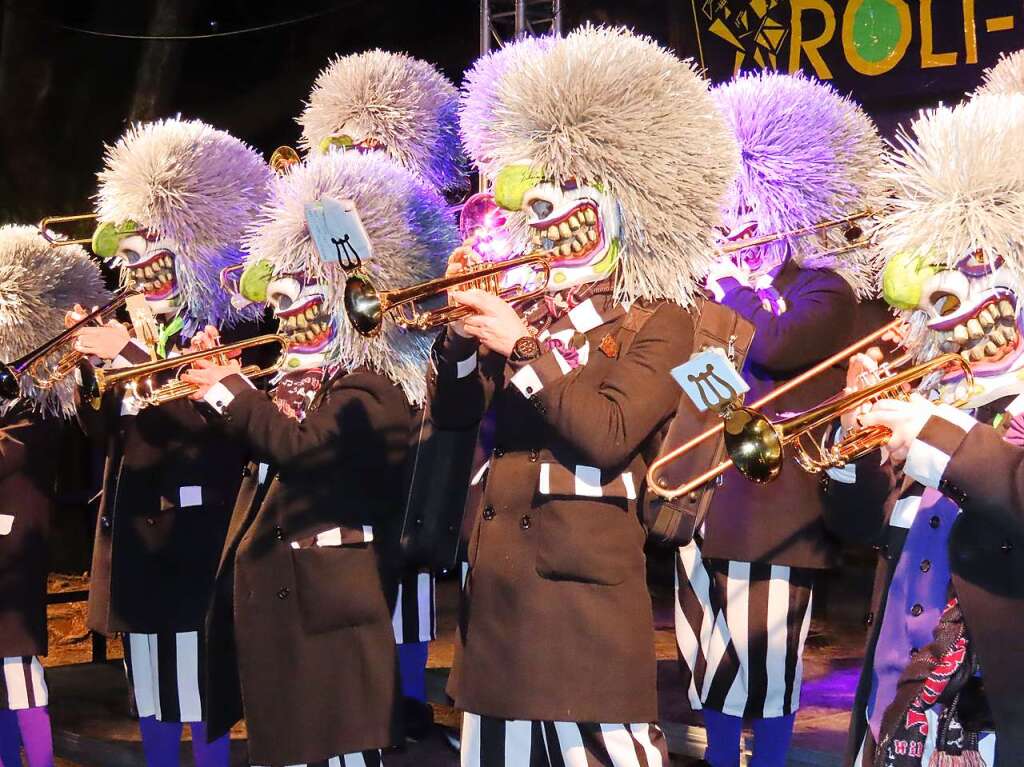 Toller Guggensound kam in Laufenburg von mehr als 30 Gruppen.