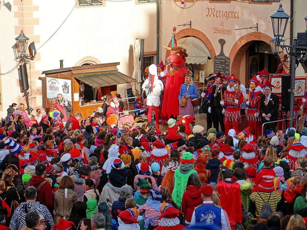 Auf dem Marktplatz gab’s Fasnetslieder und -sprichli