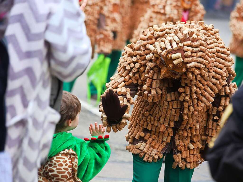 39 Gruppen verbreiten in Mnchweier am Fasentsonntag gute Laune.