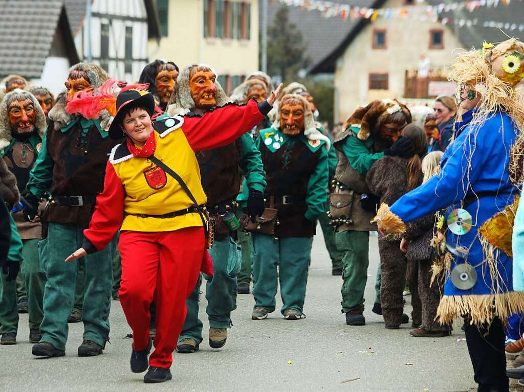 39 Gruppen verbreiten in Mnchweier am Fasentsonntag gute Laune.