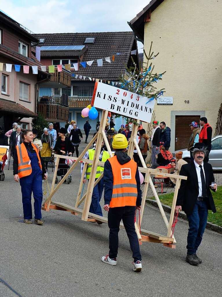 Hexen, Guggemusiker, Sportler, Hstrger – alle waren unterwegs beim Ebringer Umzug.