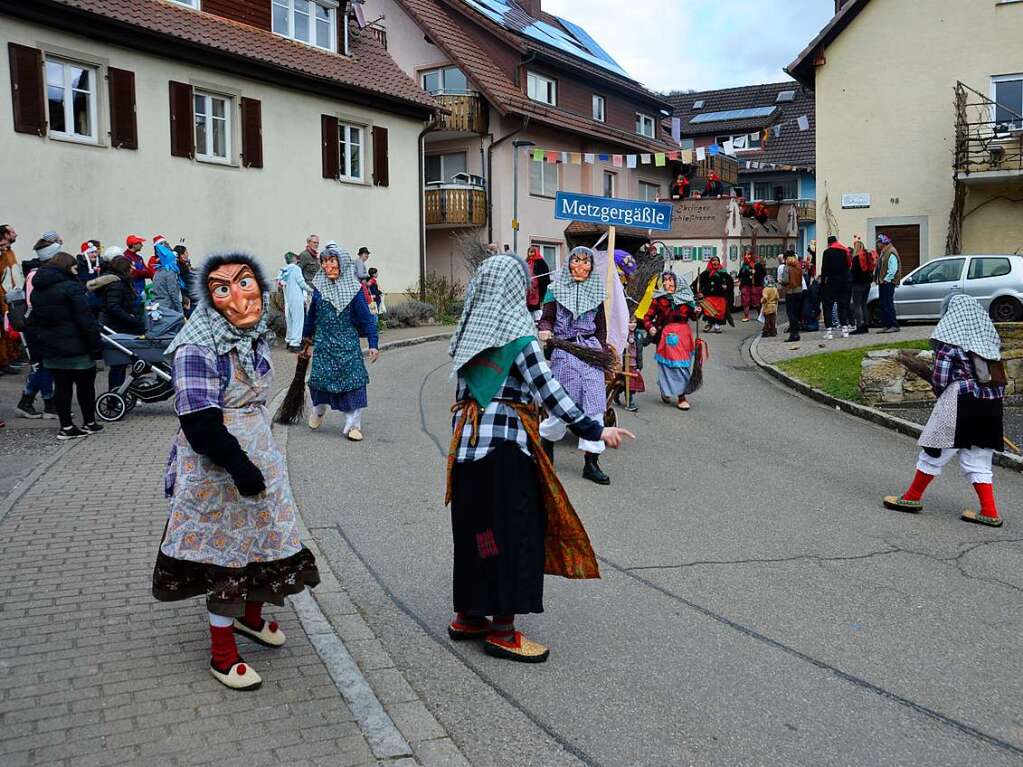 Hexen, Guggemusiker, Sportler, Hstrger – alle waren unterwegs beim Ebringer Umzug.