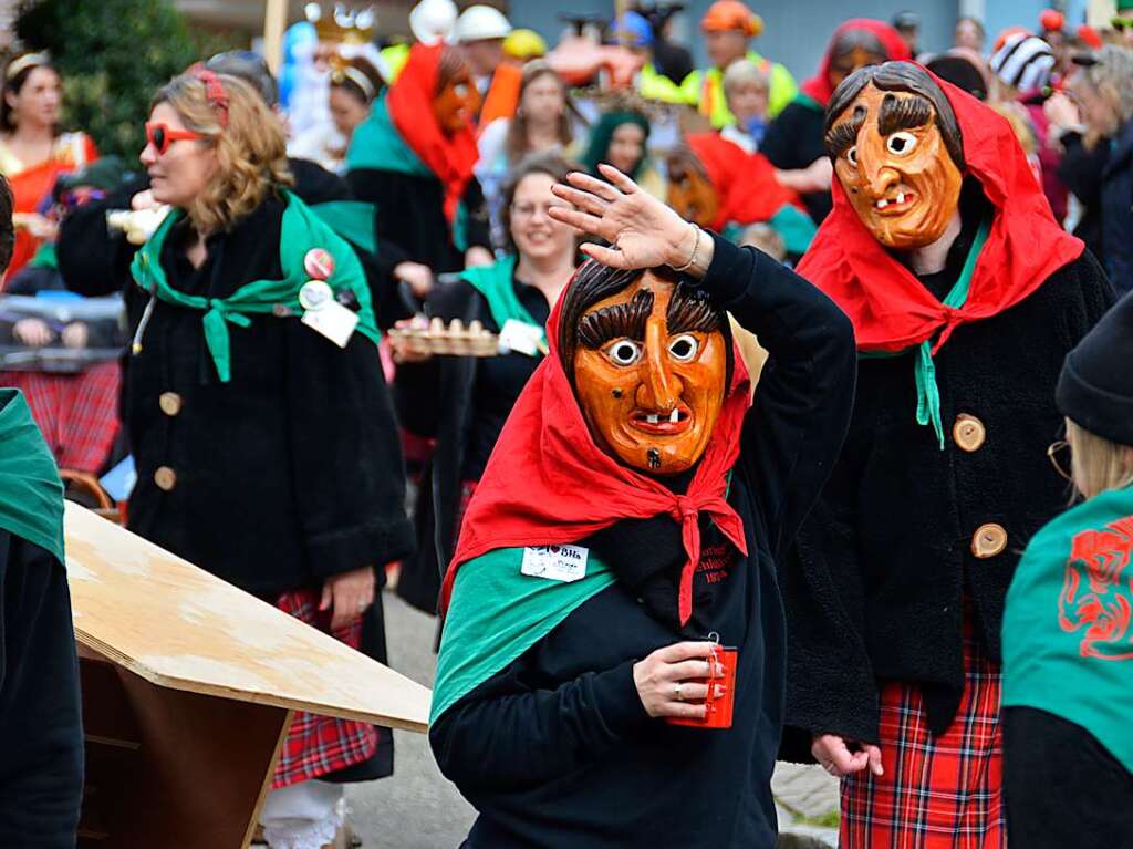 Hexen, Guggemusiker, Sportler, Hstrger – alle waren unterwegs beim Ebringer Umzug.