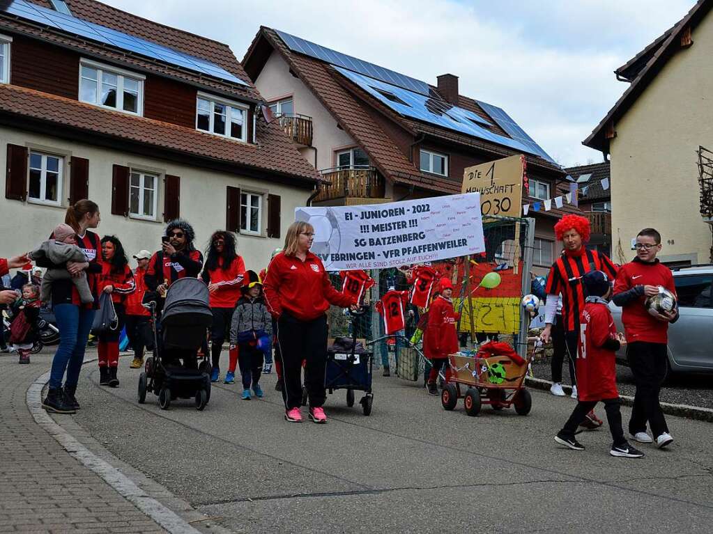 Hexen, Guggemusiker, Sportler, Hstrger – alle waren unterwegs beim Ebringer Umzug.