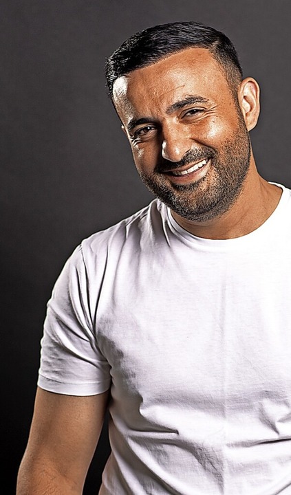 Eloquenter Charmebolzen Luan Comedy in Freiburg Theater Badische