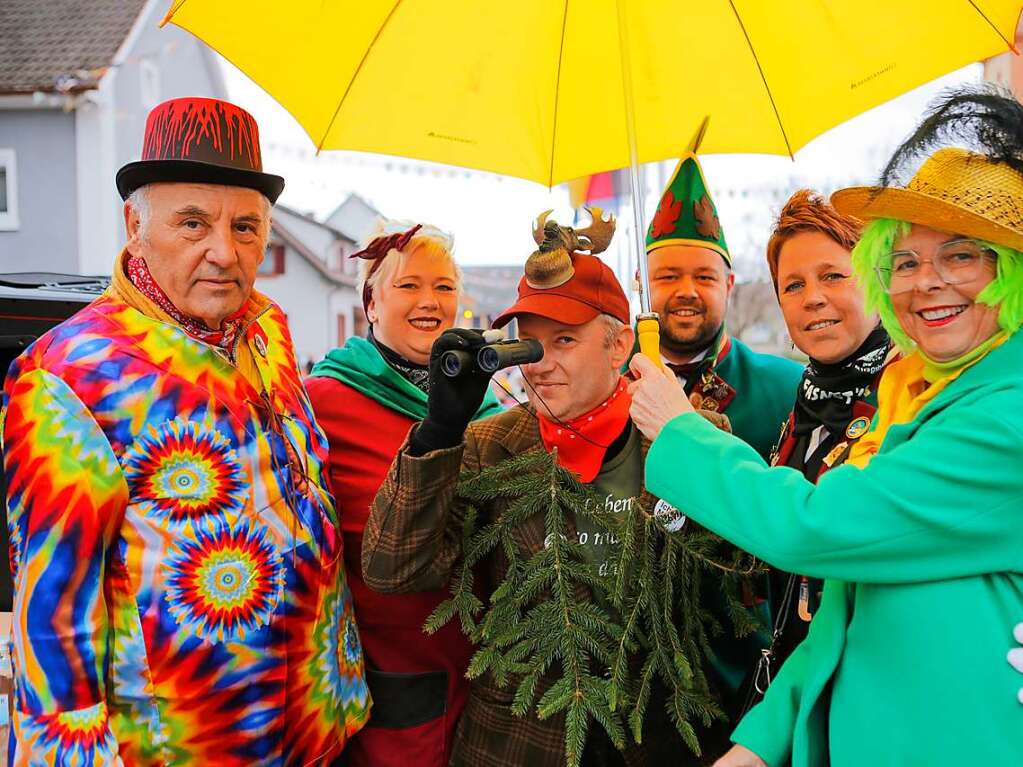 Nrrisch ging es am Sonntag beim Umzug der Narrenzunft Rmsser in Ringsheim zu. Die zahlreichen Gruppen und Zuschauer lieen sich kreative Kostme einfallen.