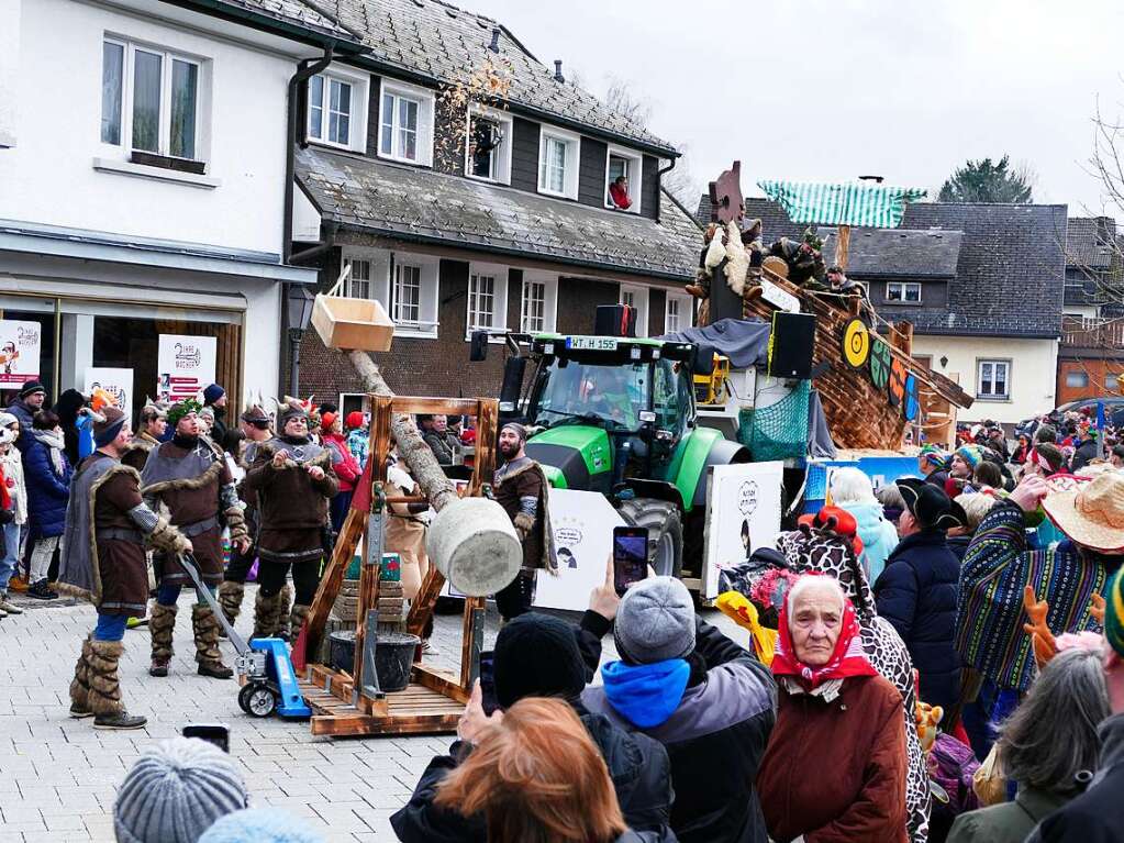 Eindrcke vom Wagenbauerumzug der Narrenzunft Hsemer Hasen in Husern.