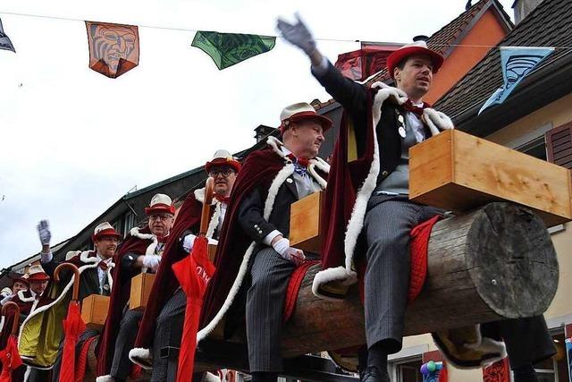 Die beeindruckenden Wagen sind Highlights beim Fasnachtsumzug in Zell