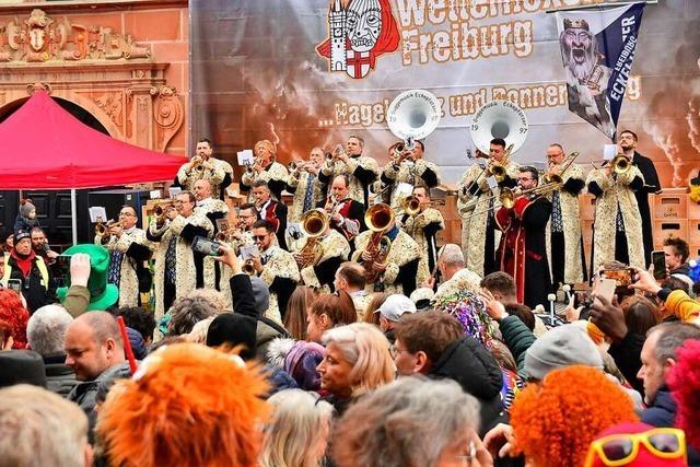Tausende feiern das Comeback der Freiburger Straßenfasnet