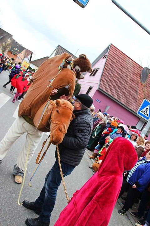 Szenen vom Fasnachtsumzug in Gottenheim  | Foto: Mario Schneberg