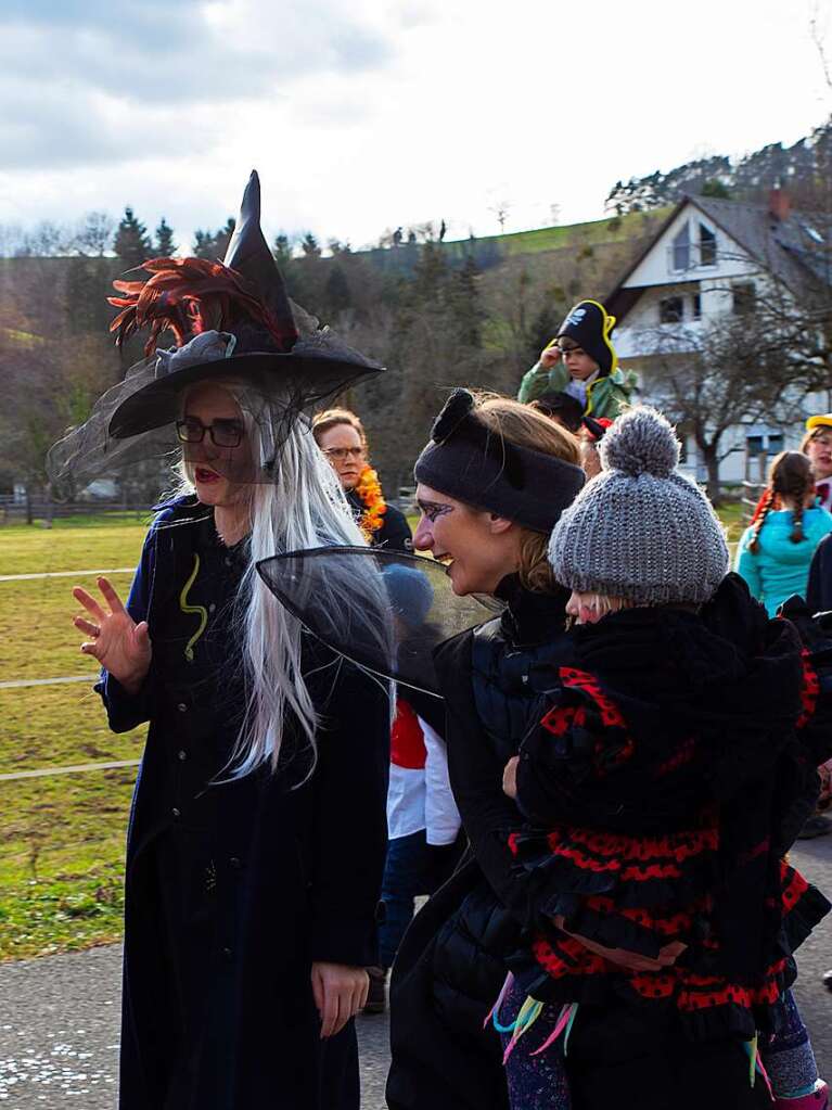 Gro und Klein bei der Kinderfasnet in Glottertal