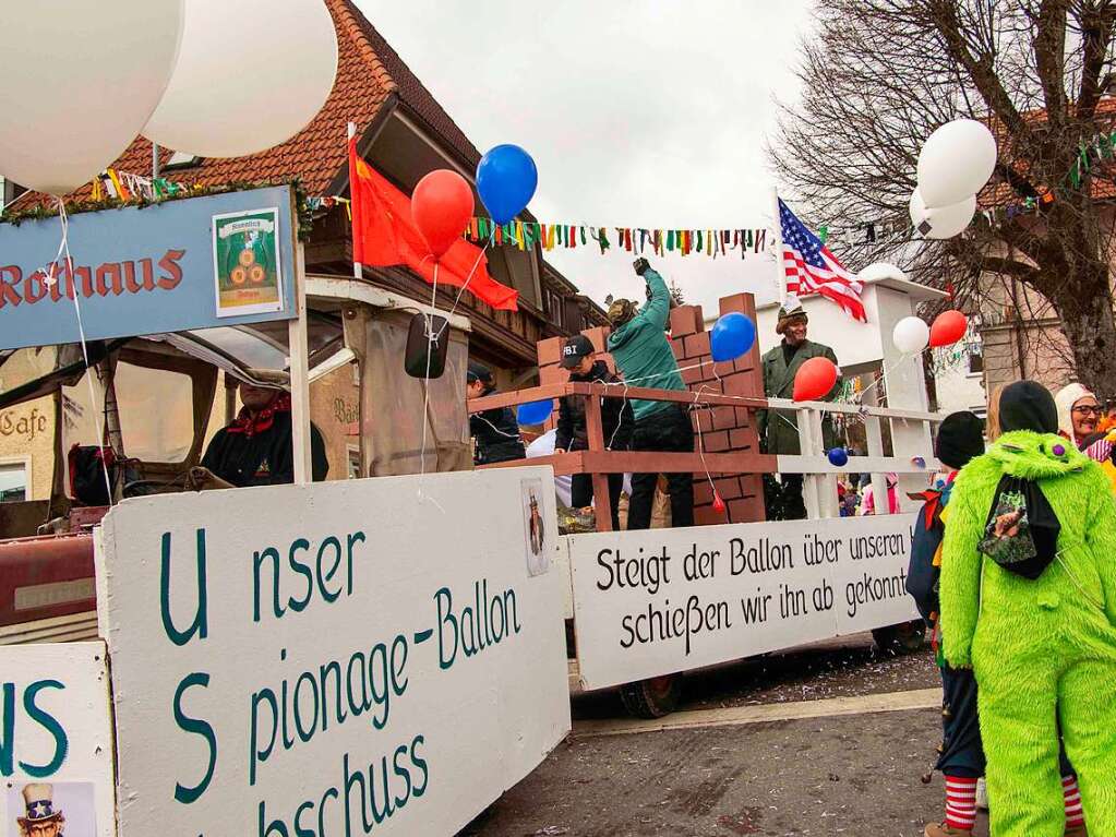 Die Teilnehmenden haben sich viel Mhe mit ihren Wagen und Kostmen gegeben.