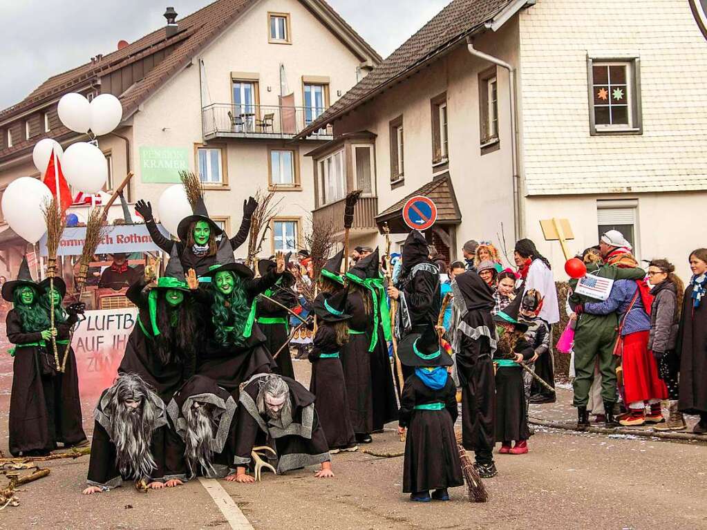 Die Teilnehmenden haben sich viel Mhe mit ihren Wagen und Kostmen gegeben.