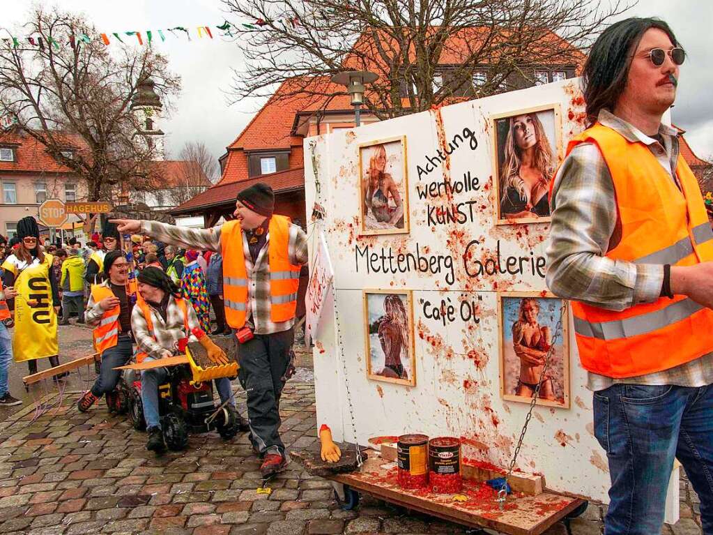 Die Teilnehmenden haben sich viel Mhe mit ihren Wagen und Kostmen gegeben.