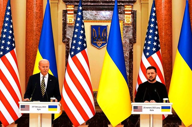 Joe Biden  und Wolodymyr Selenskyj whrend ihrer gemeinsamen Pressekonferenz.  | Foto: DIMITAR DILKOFF (AFP)