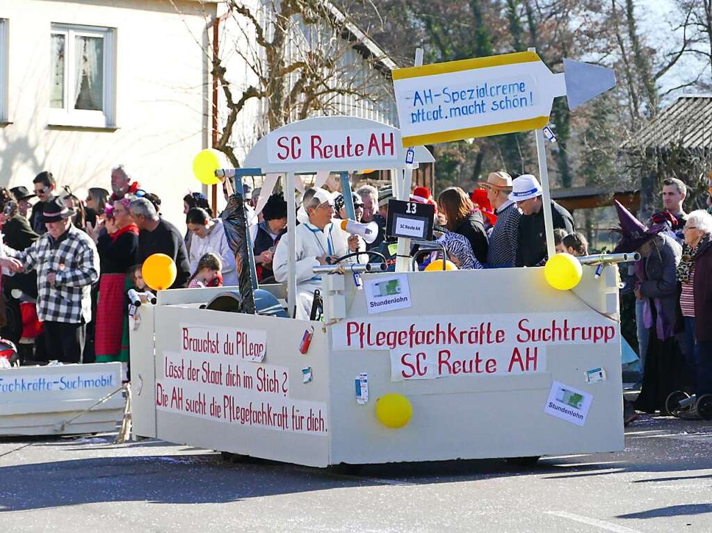 Die Alten Herren des SC Reute suchten im Publikum nach Pflegekrften.