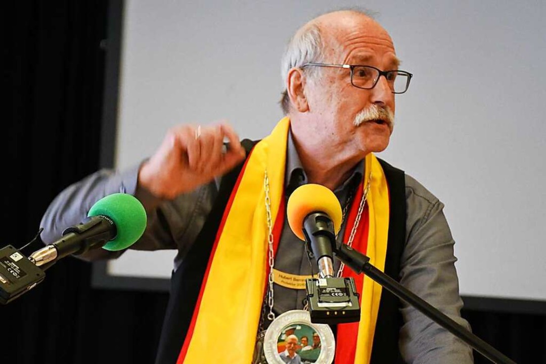 Hubert Bernnat bei seiner Verteidigungsrede  | Foto: Barbara Ruda