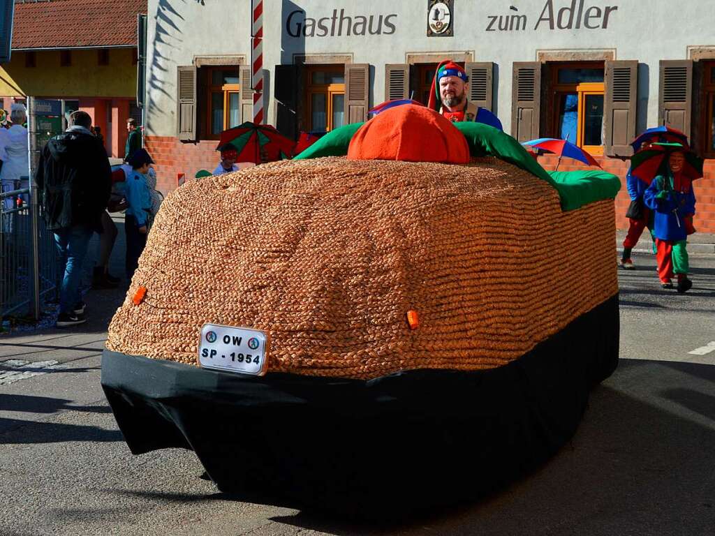 Strohschuh mit Saisonkennzeichen in Oberwinden