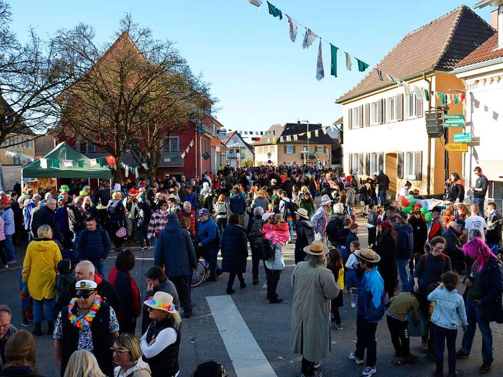 1000 Hstrger und 47 Gruppen waren beim Umzug der lberggeister Ehrenstetten am Rosenmontag dabei.