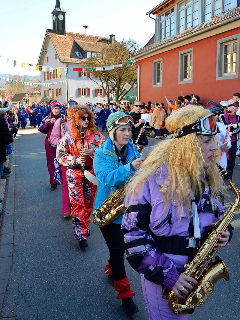 1000 Hstrger und 47 Gruppen waren beim Umzug der lberggeister Ehrenstetten am Rosenmontag dabei.