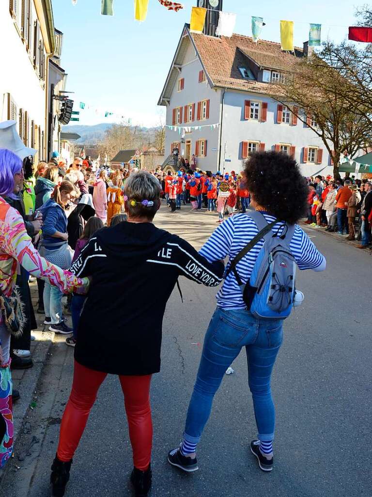 1000 Hstrger und 47 Gruppen waren beim Umzug der lberggeister Ehrenstetten am Rosenmontag dabei.