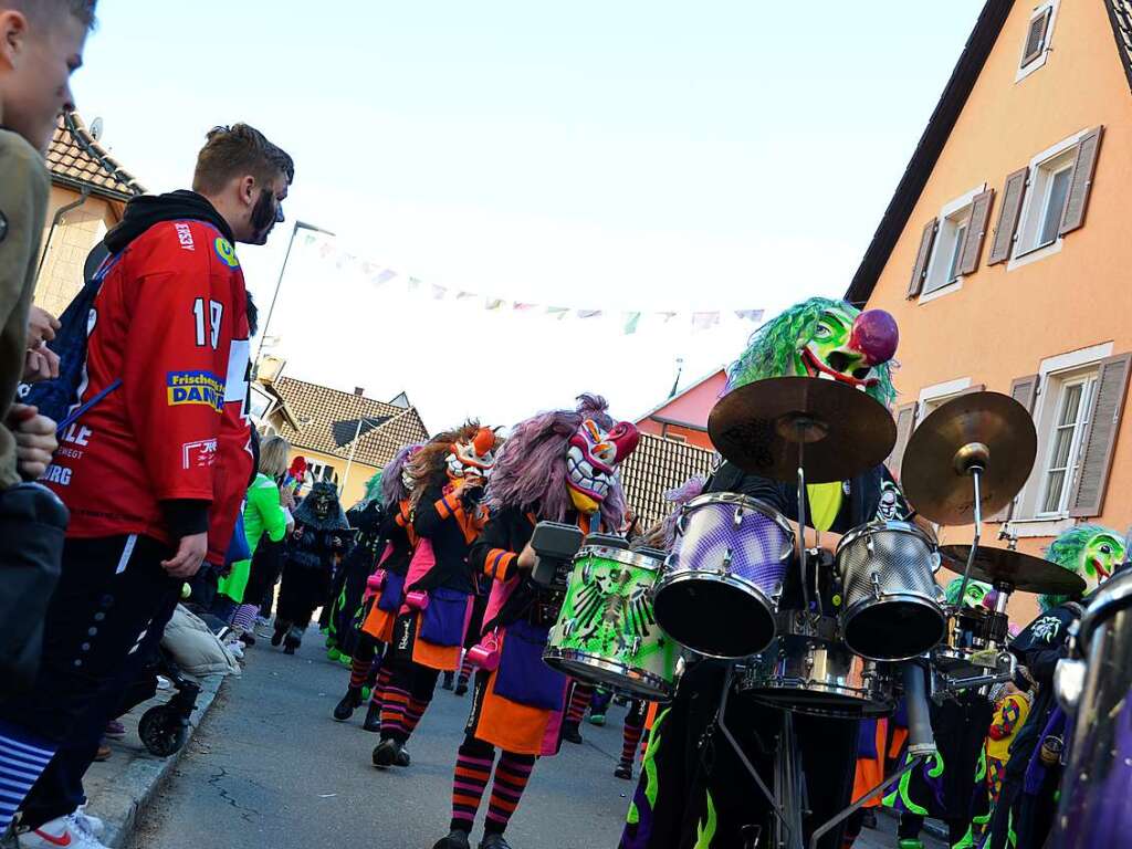 1000 Hstrger und 47 Gruppen waren beim Umzug der lberggeister Ehrenstetten am Rosenmontag dabei.